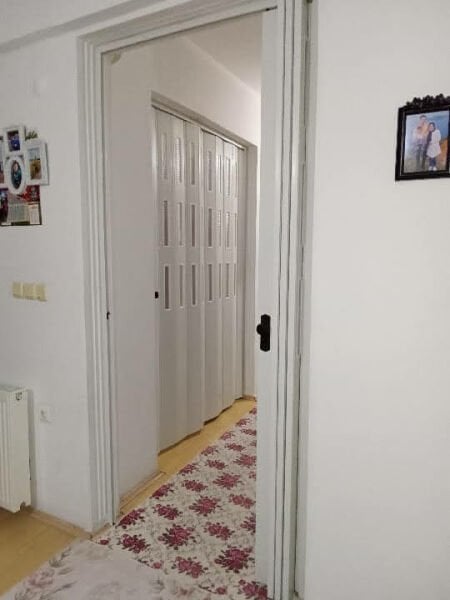 Sarpaş Akordiyon Kalın Kapı Camlı Beyaz Katlanır Akordeon Pvc Anahtar Kilitli