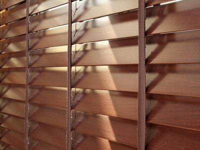 Sarpaş Ceviz 50 mm Doğal Ahşap Jaluzi Perde 51X75 - 101X125