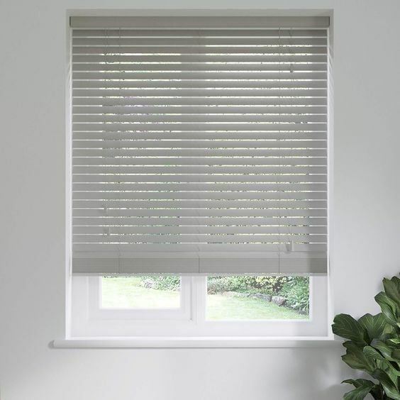 Sarpaş Gri 50 mm Doğal Ahşap Jaluzi Perde 101X125 - 201X250
